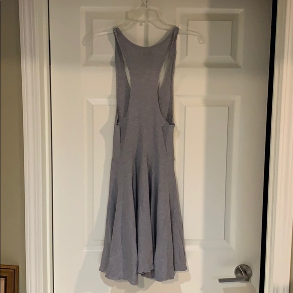 Sleeveless grey dress - Picture 2 of 4